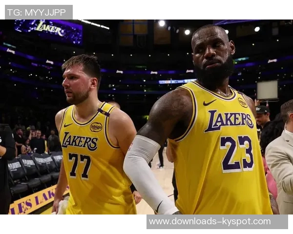 明日湖人客场挑战国王东契奇和海斯出战存疑詹姆斯等三名球员缺阵