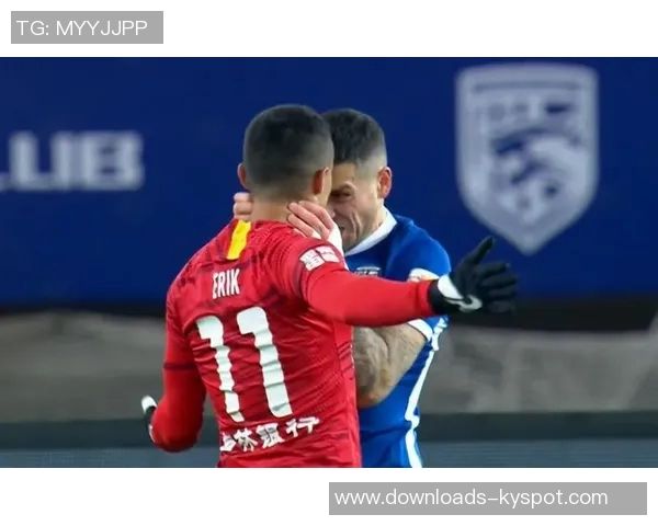 前裁判揭露曼奇尼故意撞人事件应被罚下却未被裁判察觉 前裁判揭露曼奇尼故意撞人事件应被罚下却未被裁判察觉