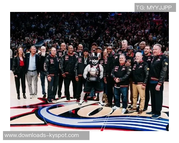 76人怀旧致敬2001年东部冠军队艾弗森感恩球队与队友的支持与付出 76人怀旧致敬2001年东部冠军队艾弗森感恩球队与队友的支持与付出